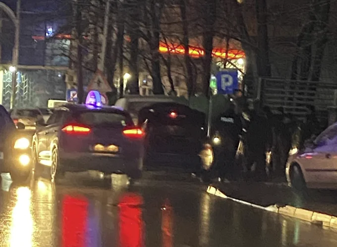 Policia shihet tek Parku i qytetit, ka të arrestuar (Foto)