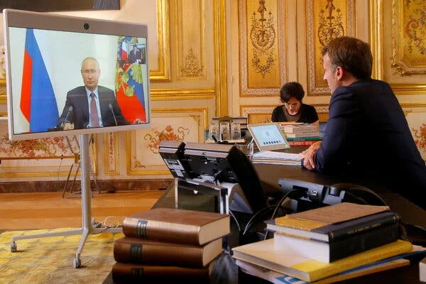 Macroni e pyeti Putinin për shpërthimin në centralin bërthamor – çka i tha ai