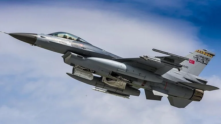 SHBA-ja dhe Polonia konsiderojnë dërgimin e avionëve sovjetikë në Ukrainë
