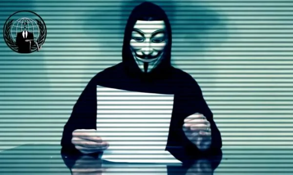 Anonymous sulmojnë webfaqen e Shërbimit Federal të Sigurisë Ruse, del jashtë funksionit