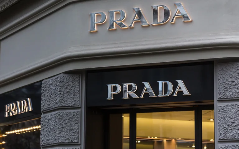 Edhe Prada pezullon aktivitetet e saj në Rusi