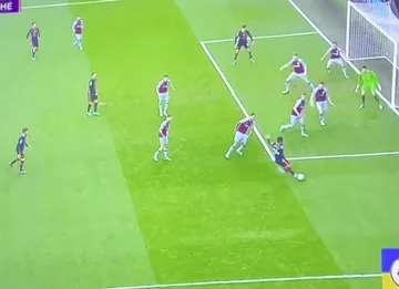 Was ein Trick, was ein Umzug von James, sieht man sein Ziel in Richtung Burnley.