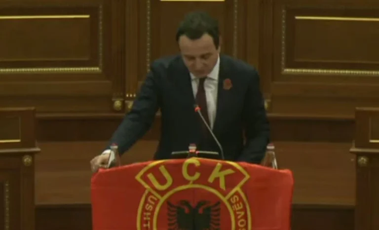 Albin Kurti: Në Hagë po mbahen në burg bashkëluftëtarët e Ademit dhe Hamzës