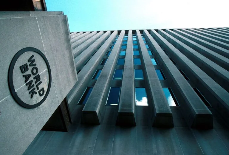 Banka Botërore këtë muaj do të ndaj 700 milionë dollarë për Ukrainën