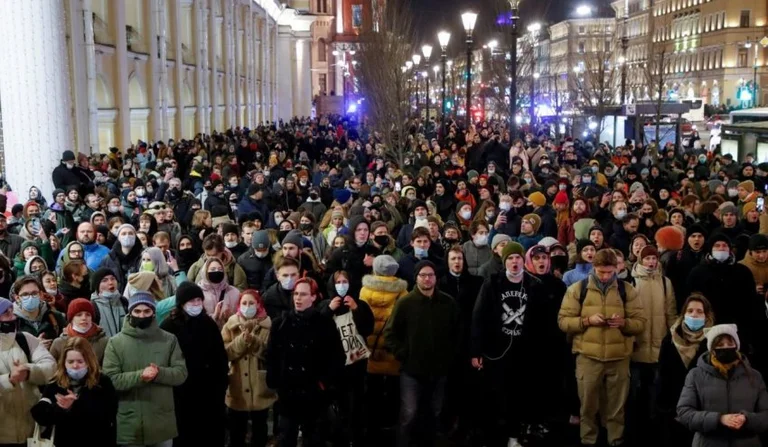 Rusia ndalon protestat kundër pushtimit të Ukrainës në kryeqytet
