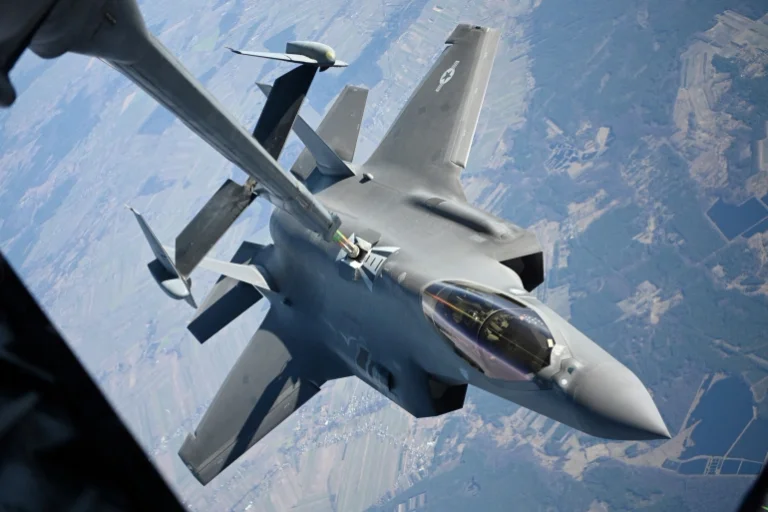 NATO vendos të mos ketë zonë të ndaluar fluturimi mbi Ukrainë