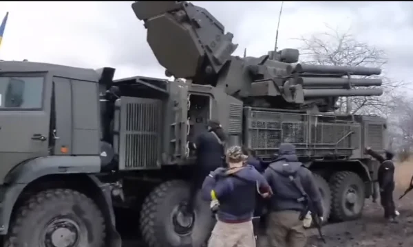Ukrainasit ia kapin rusëve sistemin e lëshimit të raketave (Video)