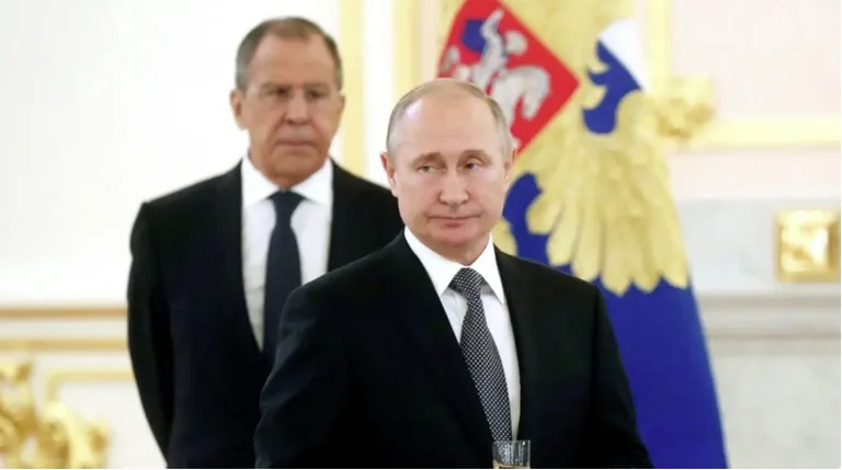 Ish-ministri i jashtëm rus: Më shumë sanksione ndaj Rusisë derisa ky tipi [Putini] ta bëj një telefonatë ku thotë ‘dua armëpushim’