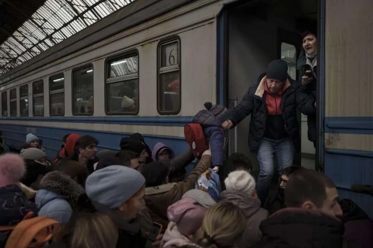Trupat ruse vendosen në Kherson