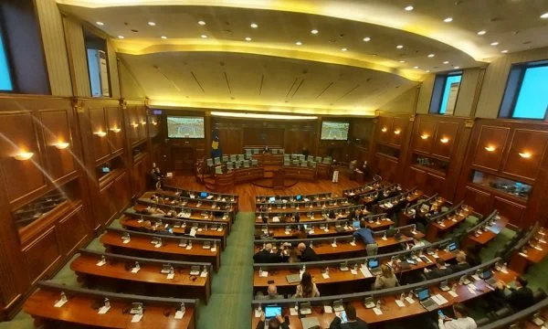 Pozitë e opozitë bashkohen për Rezolutën në mbështetje të Ukrainës