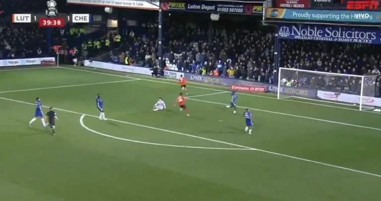 Chelsea po e humb balancin, Luton i shënon sërish