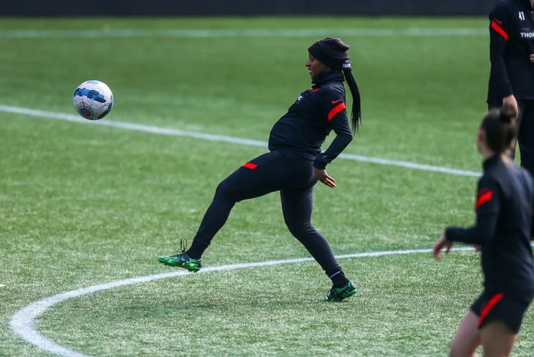 Futbollistja amerikane çuditë gjithë botën, Luajti shtatëzënë për klubin e saj, ajo tregoi dhe në cilin muaj është
