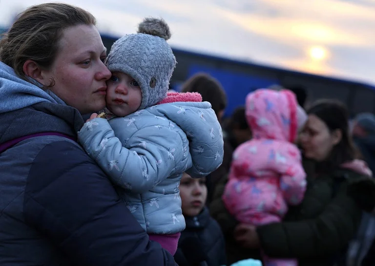 Të paktën 450 mijë refugjatë kanë shkuar në Poloni