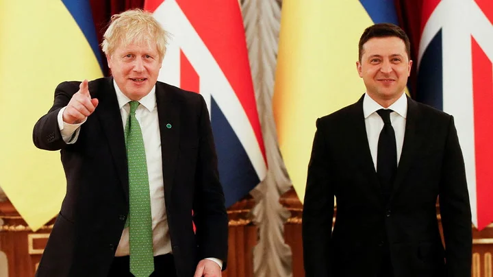 Johnson fjalë miradie për Zelenskyn: Gjakftohtësi nën zjarr, për trimërinë e tij dhe për humorin e tij të pashoq