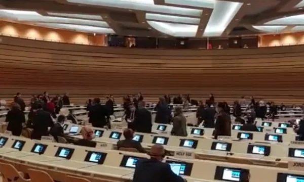 Lavrovin s’e dëgjon askush: Momenti kur përfaqësues të shteteve evropiane lëshojnë sallën teksa ai flet
