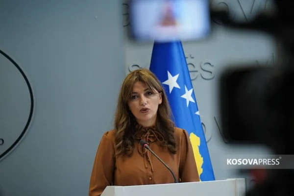 Uno dei serbi arrestati a Pristina comunicato con la Russia, dice i Ministri Hadziu
