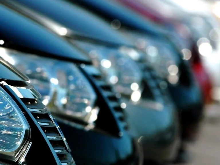Che mi dici di auto non danneggiate?