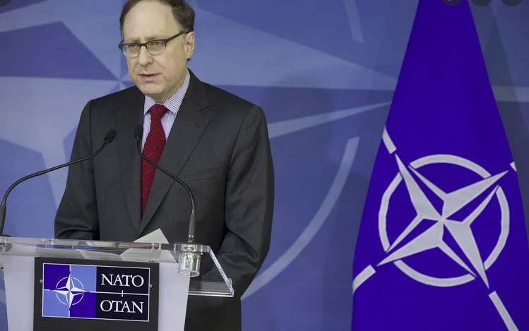Ehemaliger Supreme Alliance Offizieller: NATO spricht Putins Sprache