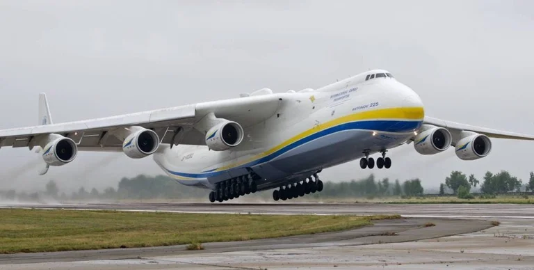 LAST LAST LATER: La Russia distrugge il più grande aereo del mondo