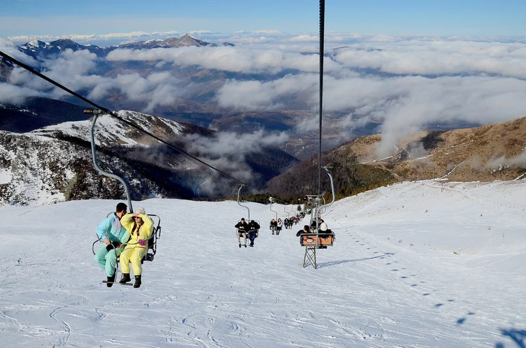La minaccia di valanga di neve chiude Brezovica Skiing Centre