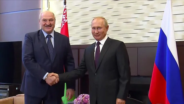 La Russia prende una delegazione in Bielorussia per “negociata