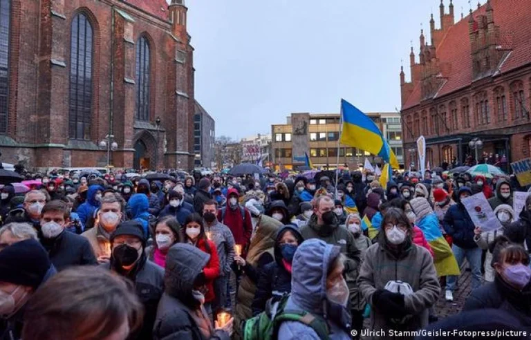 Lotta in Ucraina, 2.700 manifestanti arrestati in Russia