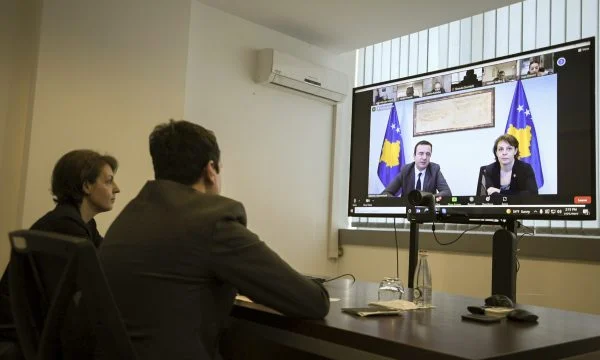 Le Kosovo avec des sanctions contre la Russie, Kurti et Gervala rassemblent des ambassadeurs, des conseils