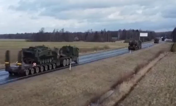 OTAN, británico envía tanques, arsenal militar a Estonia