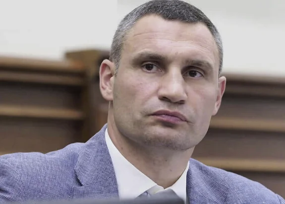 Bürgermeister Klitschko: Kiew verteidigt sich, der Feind will seine Zerstörung