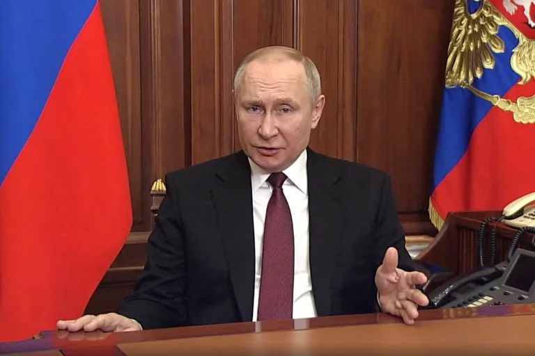 Agresor Putin el pueblo: Ustedes que están en contra de la invasión de Ucrania, para protestas deben pedir permiso aquí