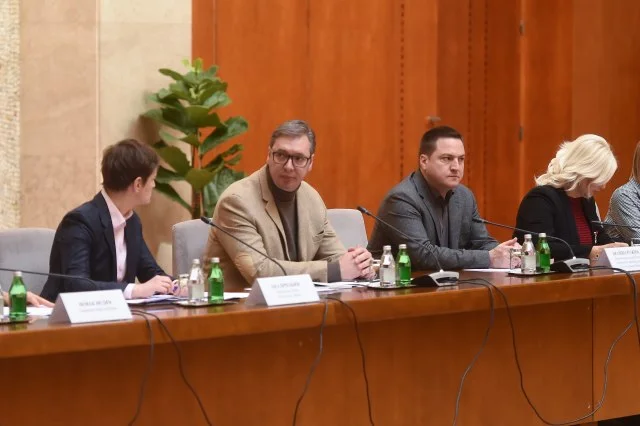 Il gabinetto dice oggi: sosterrà l'aggressione russa, o andrà contro di essa?