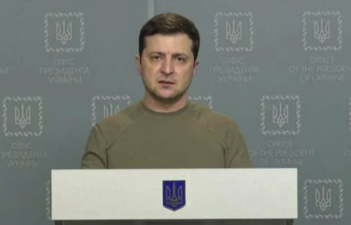 Zelensky parle au peuple ukrainien : la Russie arrête les attaques de roquettes, je ne quitte pas le pays