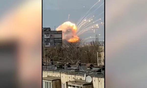 Große Explosion in der Ukraine Luftbasis
