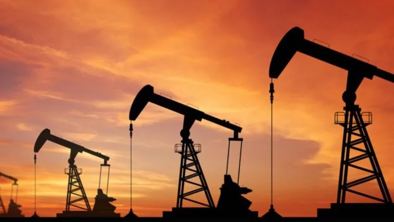 Prezzi del petrolio ancora in aumento dopo l'attacco russo all'Ucraina