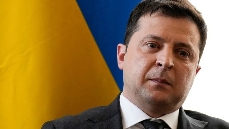 Le Président ukrainien a mobilisé l ' armée et s ' est adressé au peuple :
