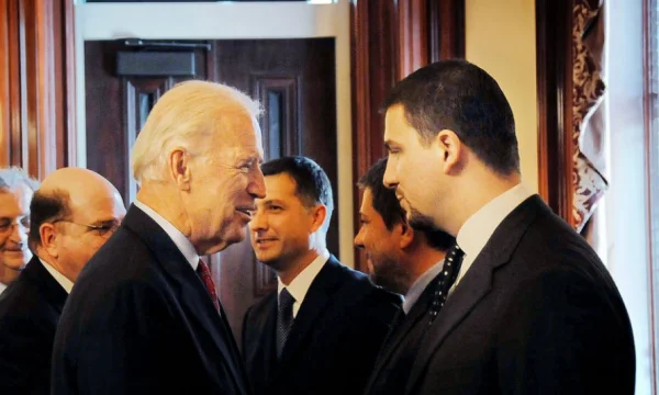 Ambassador Havenier thanks Memli Krasniqi after publishing photos with him and Biden