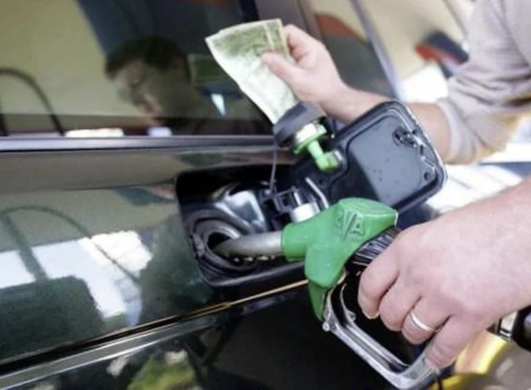 Prezzi del carburante per aumentare in caso di guerra in Ucraina