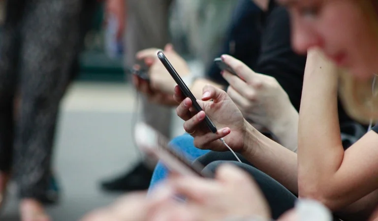 4 cosas que nunca debes hacer en una WiFi pública