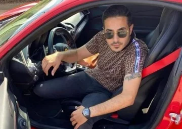 L'astuce de Tinder arrive avec 360 000 $ Ferrari.