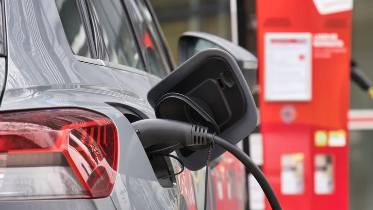 Die Kosten für das Befüllen von Elektrofahrzeugen steigen um 80 Prozent