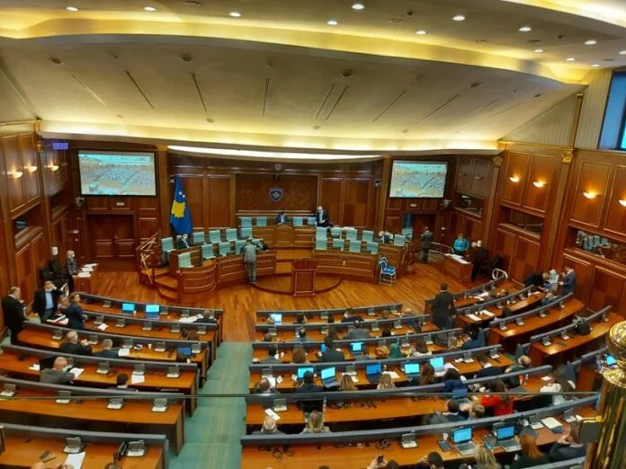 LDK emette l'Assemblea Hall, insoddisfazione del regolamento