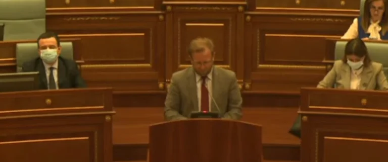 Hakki Abazi discours phénoménal sur la crise en Ukraine: Malheureuse du mot aussi souvent que