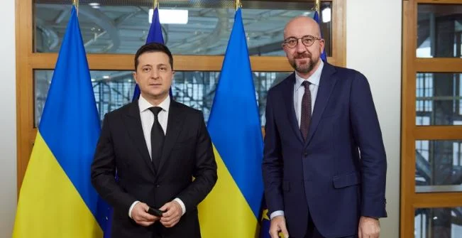 CE) il presidente dà sostegno a Zelensky dopo la Russia ha fatto