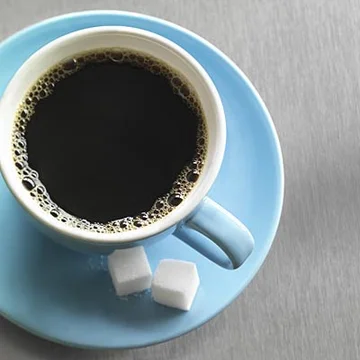 Konsum von Kaffee ohne Essen, ein großer Fehler, den Sie jeden Tag machen