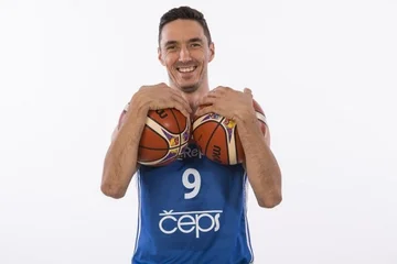Ehemaliger Basketballspieler der NBA kommt nach Kosovo: Auf der Suche nach neuen Sternen