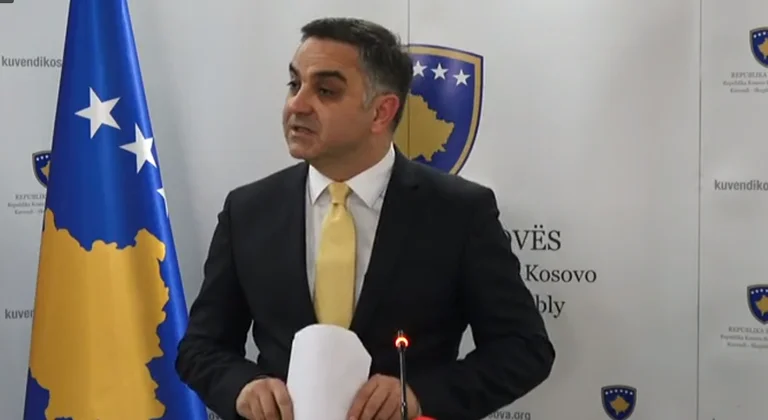 Tahiri: Le gouvernement Kurti va très loin depuis les sondages en dialogue avec la Serbie