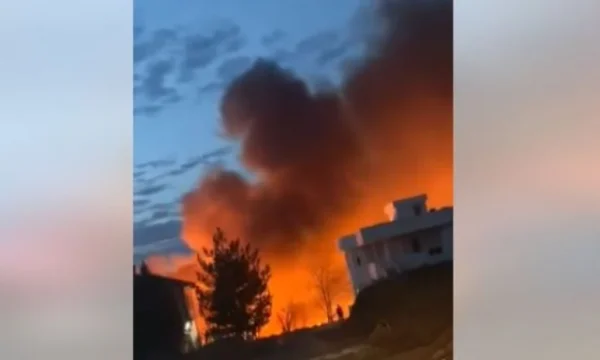 Gran fuego en Zhabar, Mitrovica