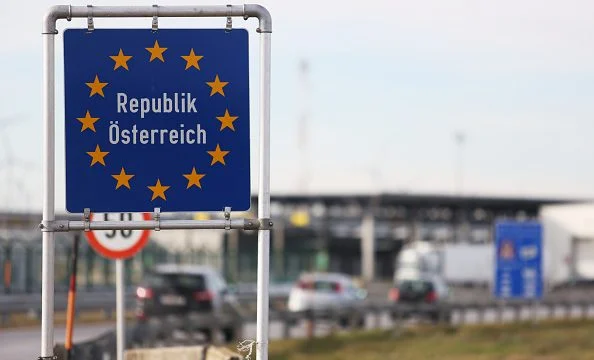 Alemania, Austria insta a los ciudadanos a no viajar a Ucrania