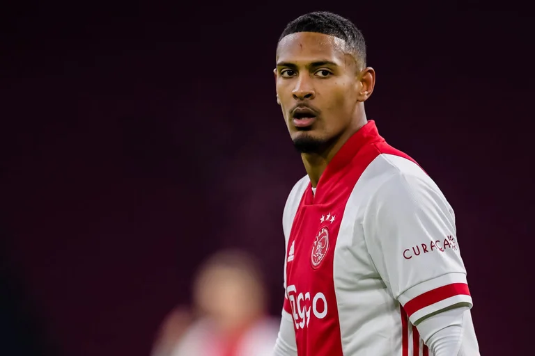 Beyer quiere a Haller como reemplazo de Lewandowski