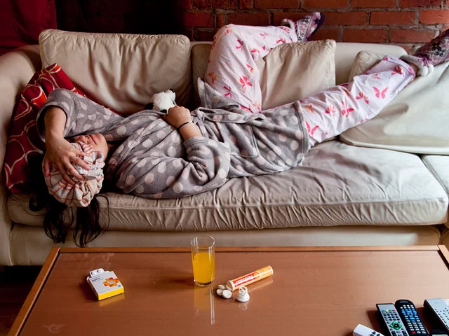 Si ta merrni veten pas një nate që e keni tepruar me alkoolin? Provoni këto 5 mënyra